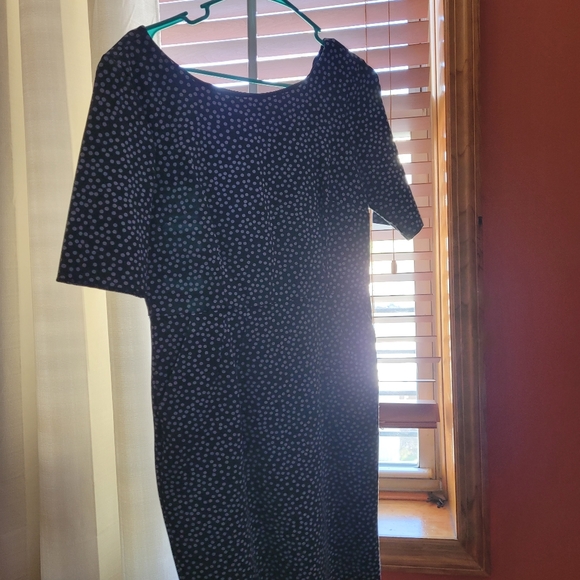 Dress - Picture 5 of 5